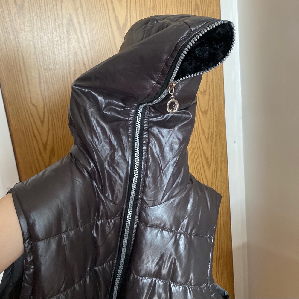 Vest - Picture 2 of 2